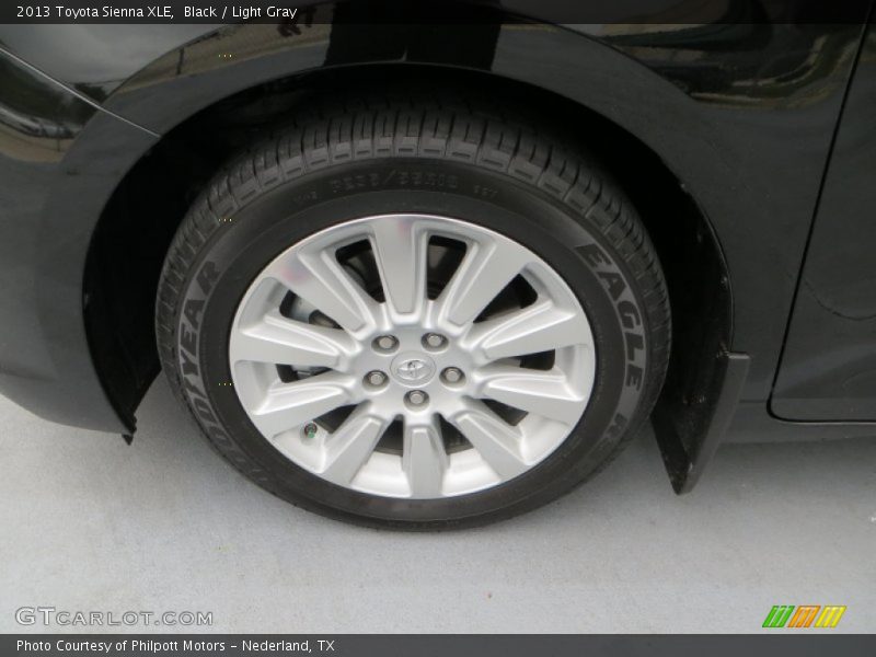 Black / Light Gray 2013 Toyota Sienna XLE