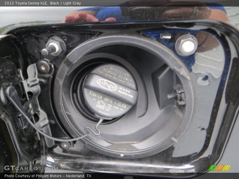 Black / Light Gray 2013 Toyota Sienna XLE