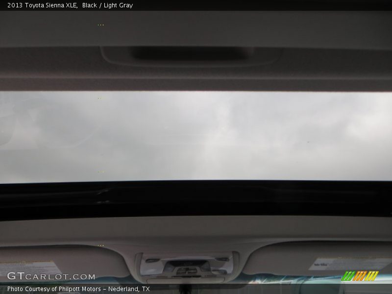 Black / Light Gray 2013 Toyota Sienna XLE