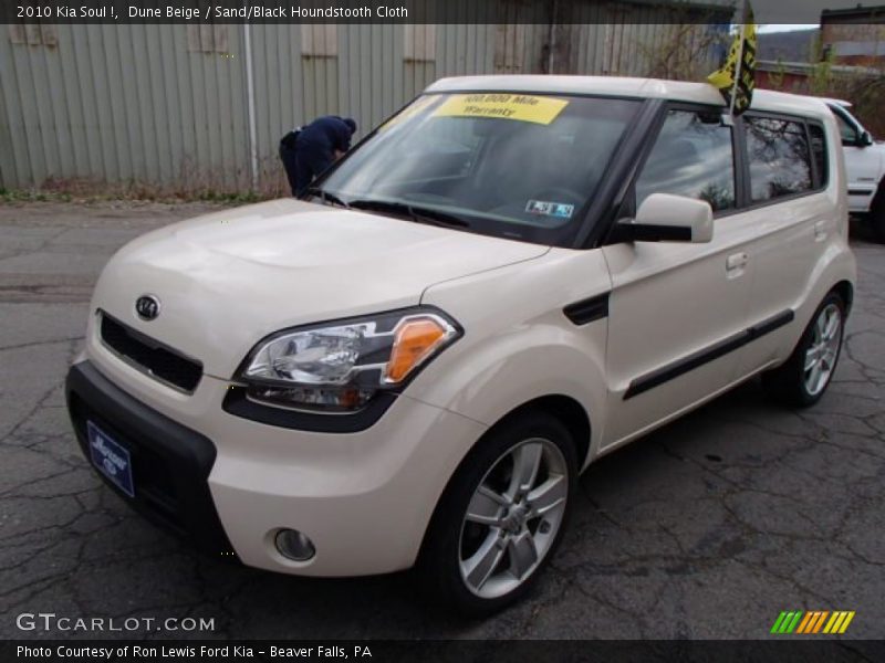 Dune Beige / Sand/Black Houndstooth Cloth 2010 Kia Soul !