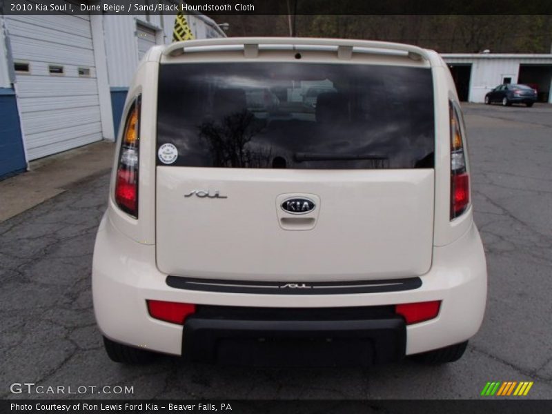 Dune Beige / Sand/Black Houndstooth Cloth 2010 Kia Soul !