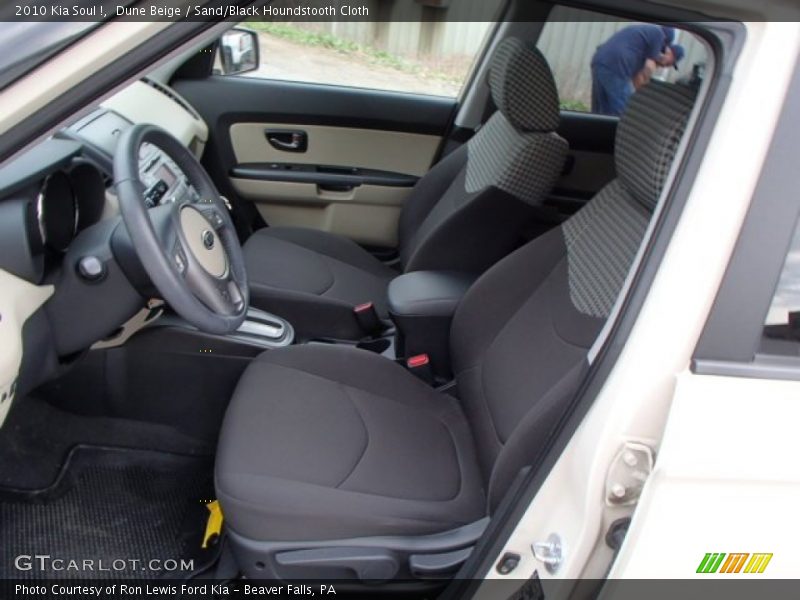 Dune Beige / Sand/Black Houndstooth Cloth 2010 Kia Soul !