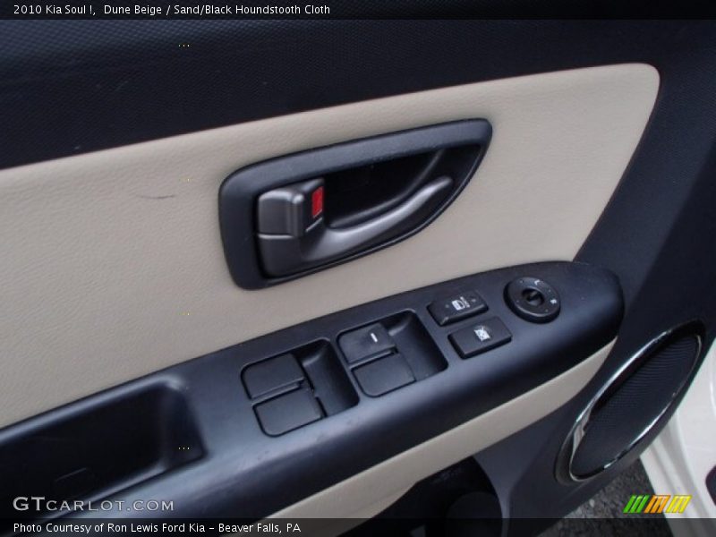 Dune Beige / Sand/Black Houndstooth Cloth 2010 Kia Soul !