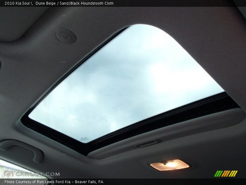 Dune Beige / Sand/Black Houndstooth Cloth 2010 Kia Soul !