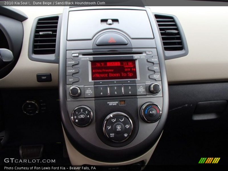 Dune Beige / Sand/Black Houndstooth Cloth 2010 Kia Soul !