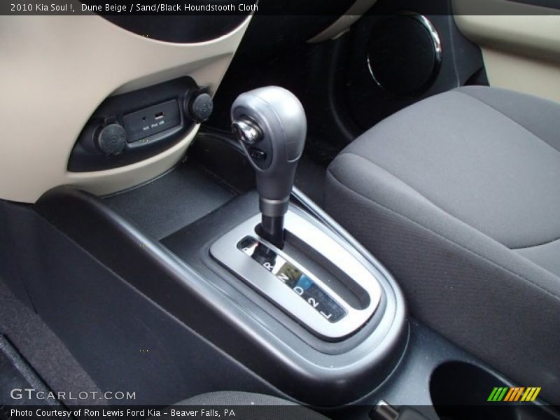 Dune Beige / Sand/Black Houndstooth Cloth 2010 Kia Soul !