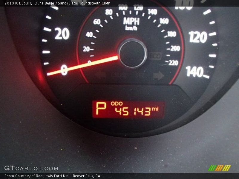 Dune Beige / Sand/Black Houndstooth Cloth 2010 Kia Soul !