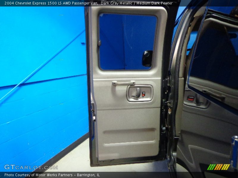 Dark Gray Metallic / Medium Dark Pewter 2004 Chevrolet Express 1500 LS AWD Passenger Van