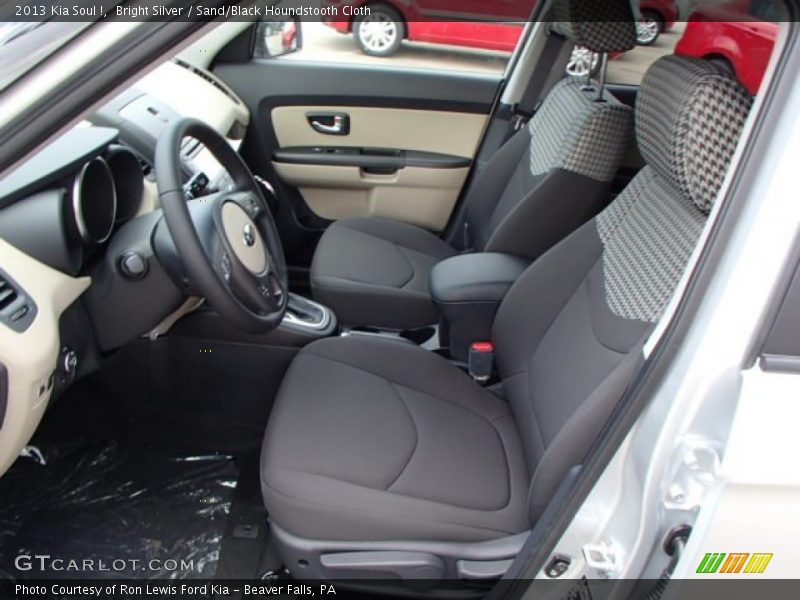  2013 Soul ! Sand/Black Houndstooth Cloth Interior