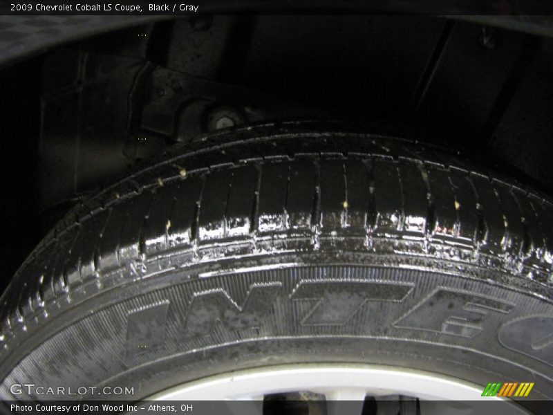 Black / Gray 2009 Chevrolet Cobalt LS Coupe