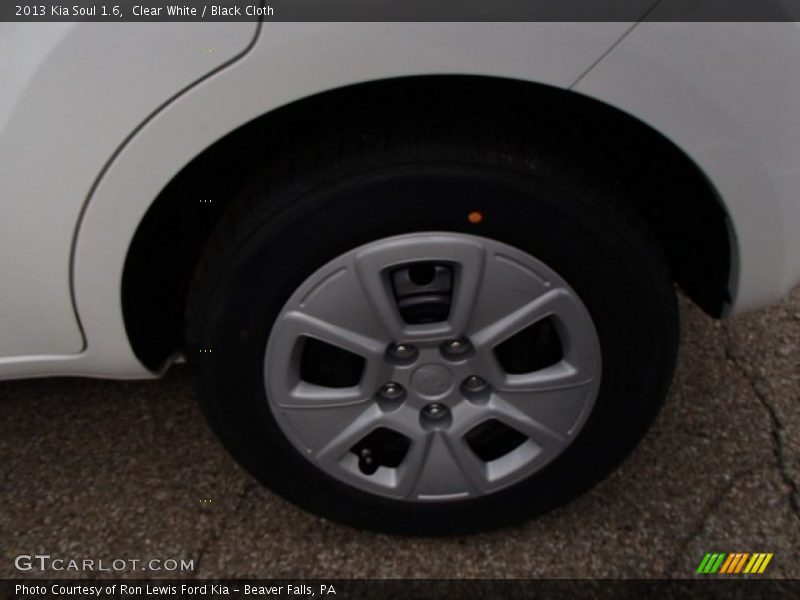 Clear White / Black Cloth 2013 Kia Soul 1.6