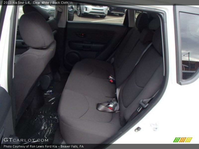 Clear White / Black Cloth 2013 Kia Soul 1.6