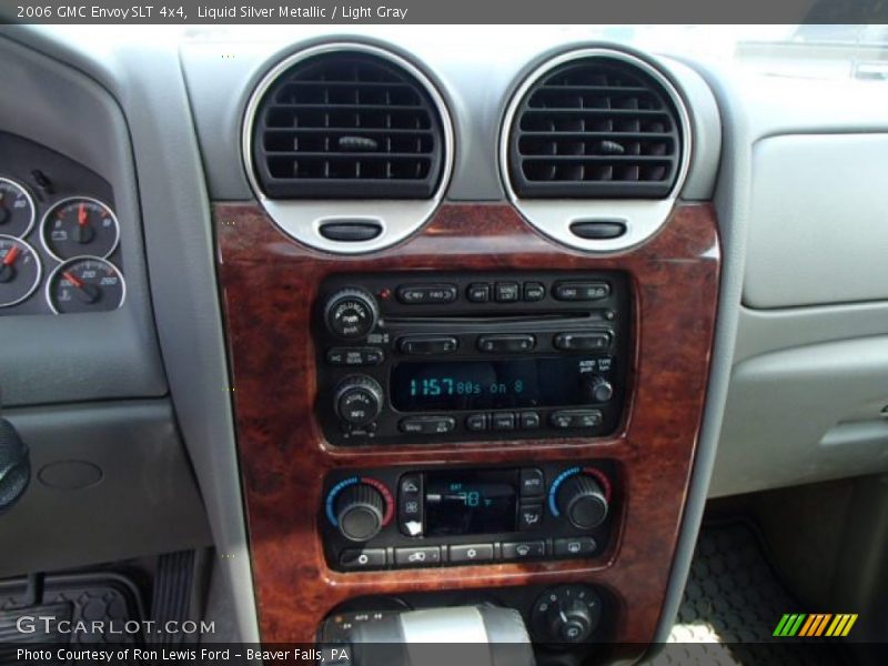 Controls of 2006 Envoy SLT 4x4