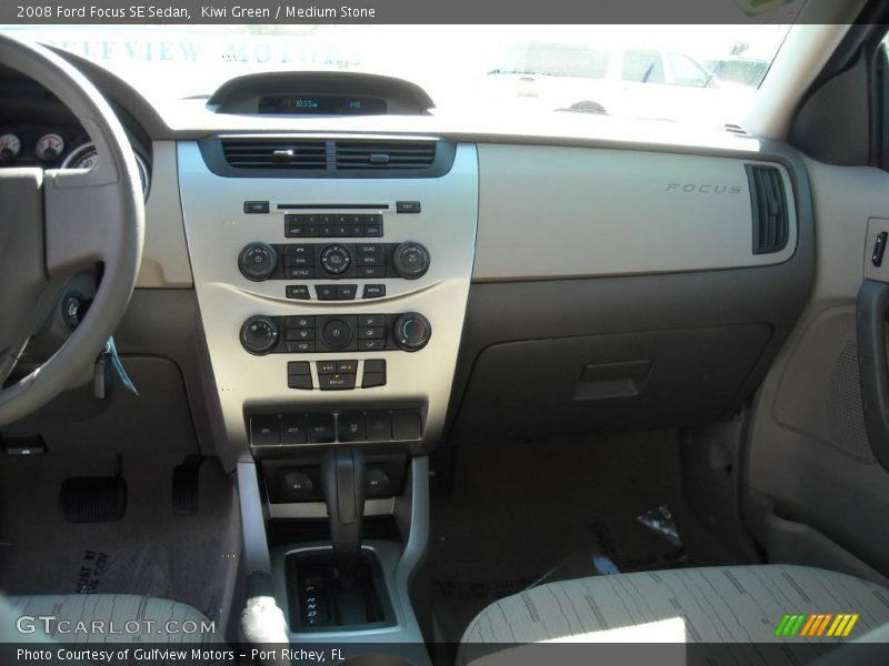 Kiwi Green / Medium Stone 2008 Ford Focus SE Sedan
