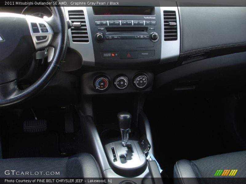 Graphite Gray Pearl / Black 2011 Mitsubishi Outlander SE AWD