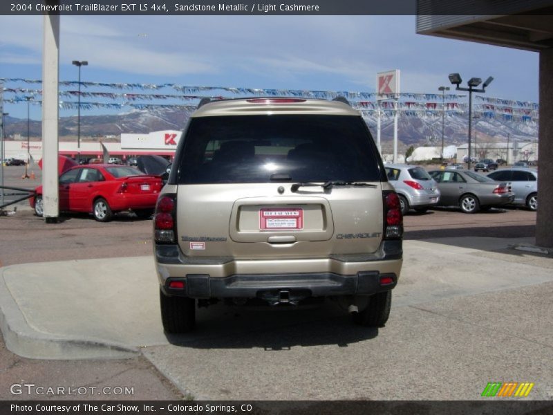 Sandstone Metallic / Light Cashmere 2004 Chevrolet TrailBlazer EXT LS 4x4