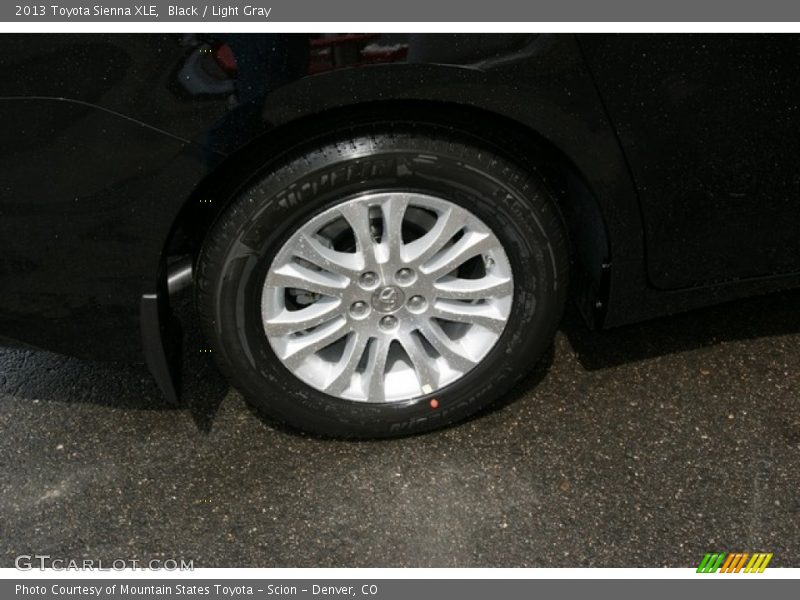 Black / Light Gray 2013 Toyota Sienna XLE