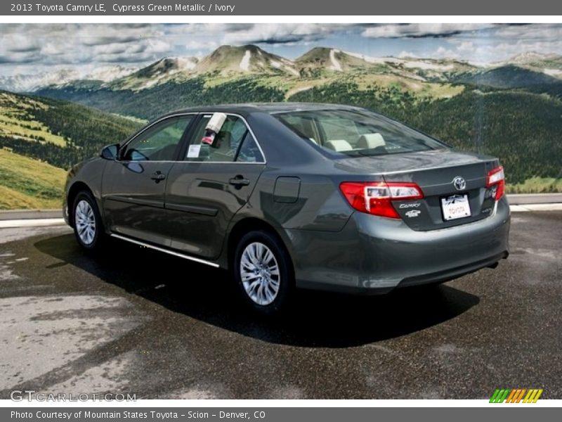 Cypress Green Metallic / Ivory 2013 Toyota Camry LE