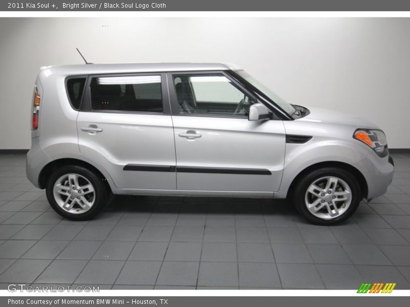 Bright Silver / Black Soul Logo Cloth 2011 Kia Soul +