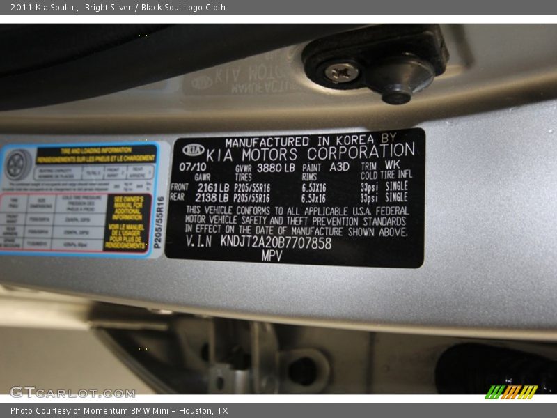 Bright Silver / Black Soul Logo Cloth 2011 Kia Soul +