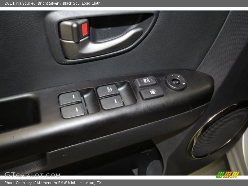 Bright Silver / Black Soul Logo Cloth 2011 Kia Soul +