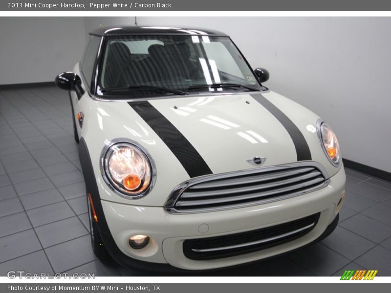 Pepper White / Carbon Black 2013 Mini Cooper Hardtop