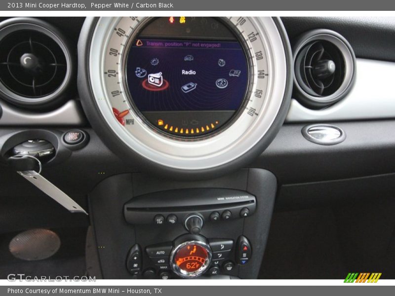 Pepper White / Carbon Black 2013 Mini Cooper Hardtop