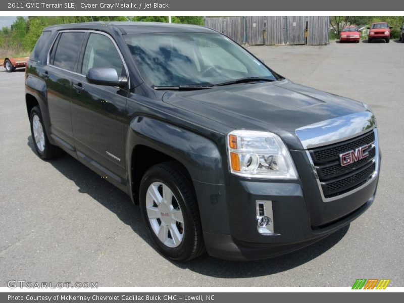 Front 3/4 View of 2011 Terrain SLE