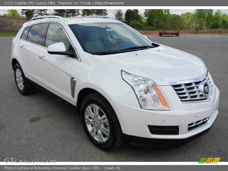Front 3/4 View of 2013 SRX Luxury FWD