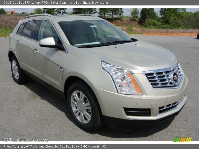 Front 3/4 View of 2013 SRX Luxury FWD
