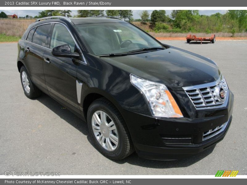 Front 3/4 View of 2013 SRX Luxury FWD