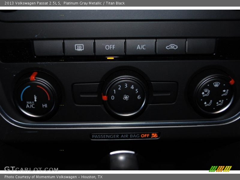 Platinum Gray Metallic / Titan Black 2013 Volkswagen Passat 2.5L S