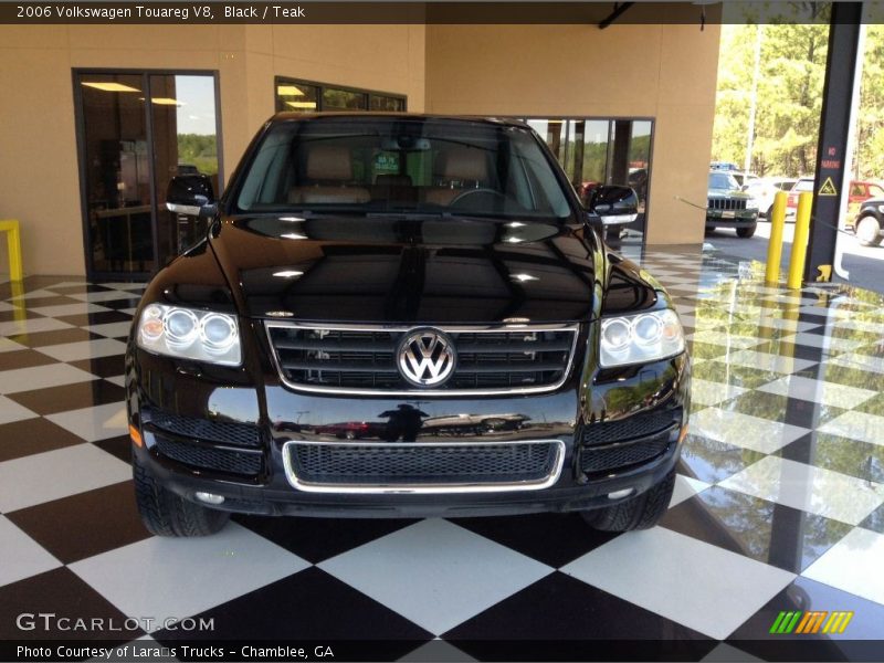 Black / Teak 2006 Volkswagen Touareg V8