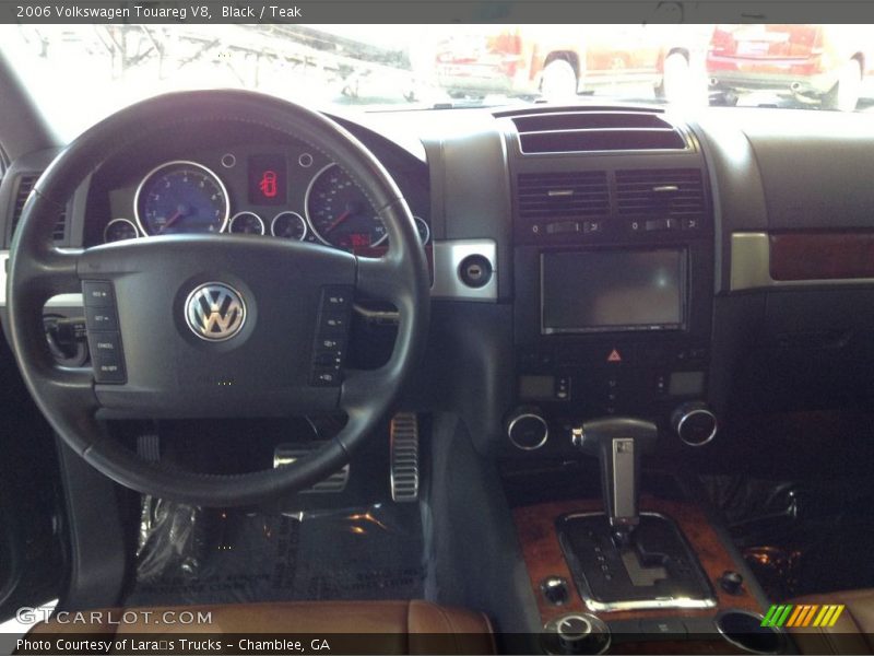 Black / Teak 2006 Volkswagen Touareg V8