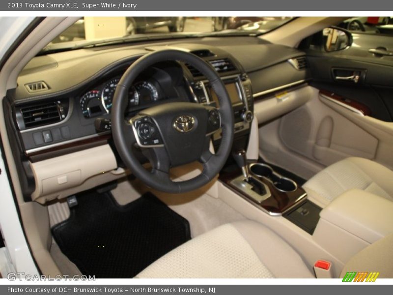 Super White / Ivory 2013 Toyota Camry XLE