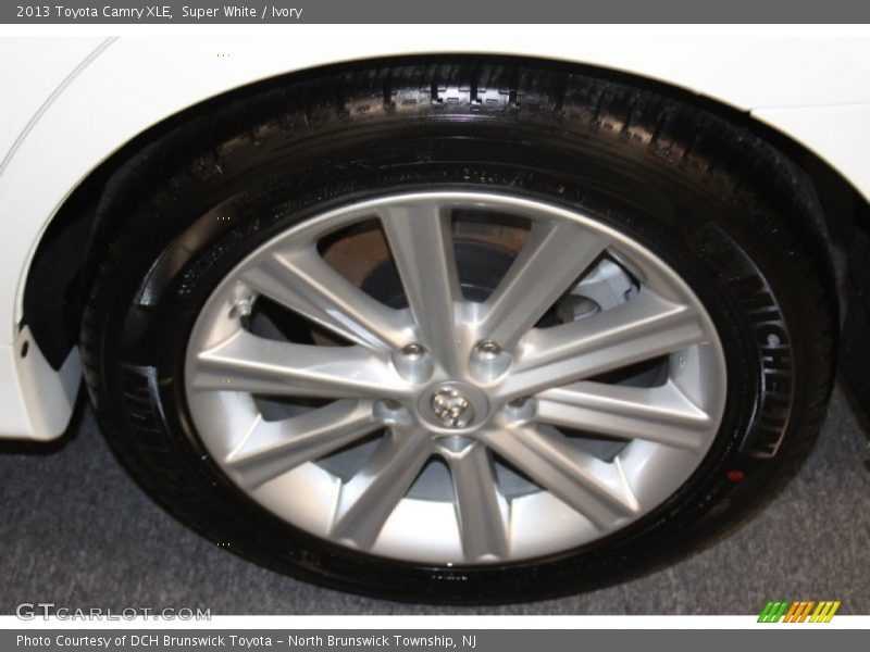 Super White / Ivory 2013 Toyota Camry XLE