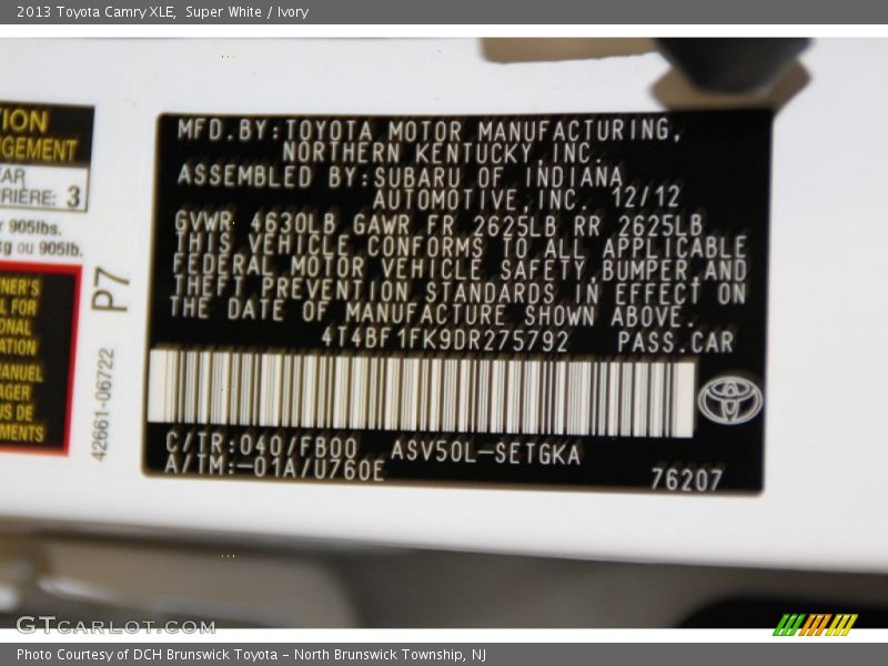 Super White / Ivory 2013 Toyota Camry XLE
