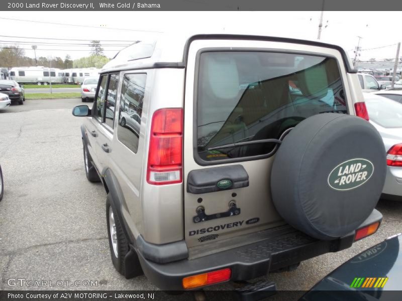 White Gold / Bahama 2000 Land Rover Discovery II