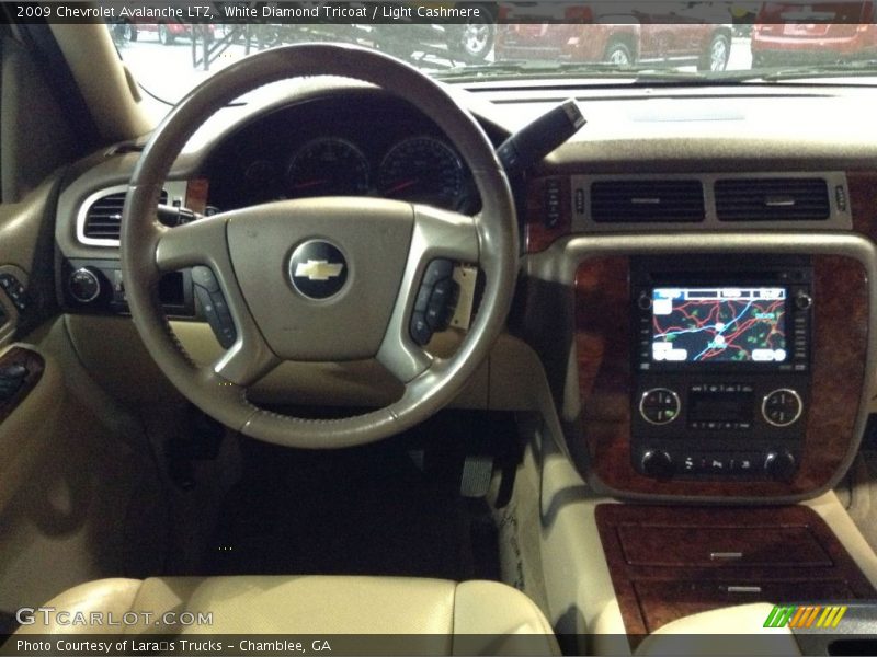 White Diamond Tricoat / Light Cashmere 2009 Chevrolet Avalanche LTZ