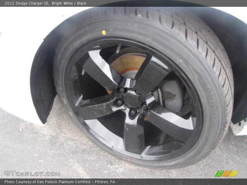 Bright White / Black 2012 Dodge Charger SE