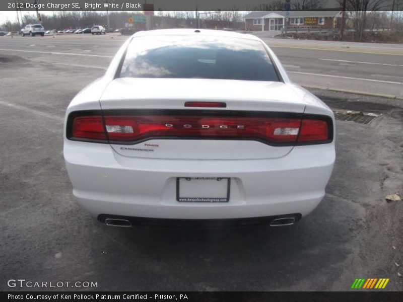 Bright White / Black 2012 Dodge Charger SE