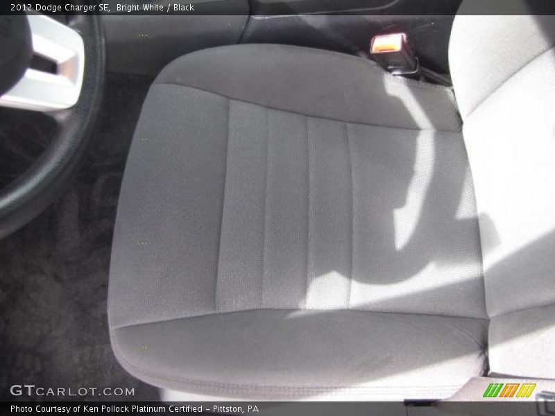 Bright White / Black 2012 Dodge Charger SE