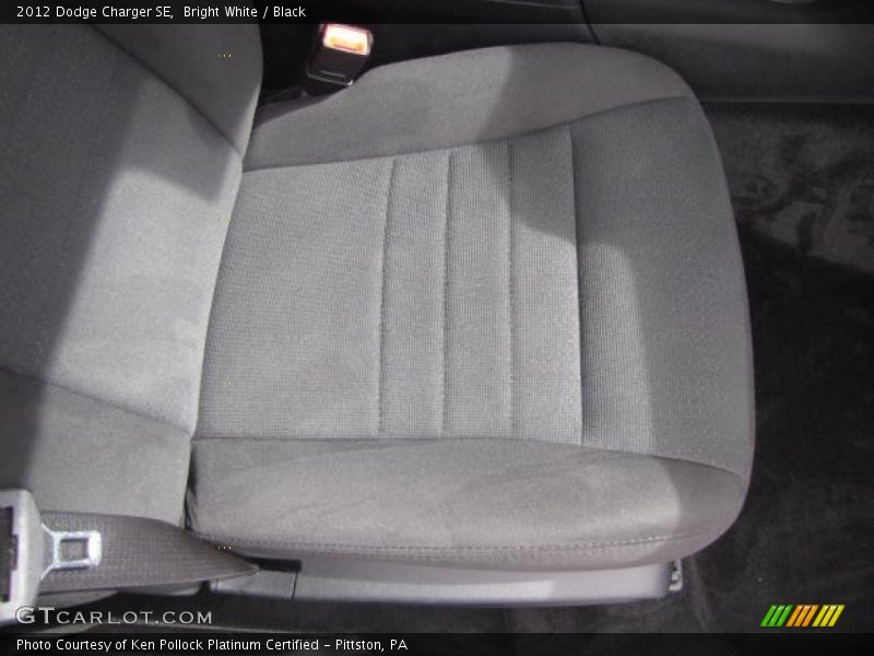 Bright White / Black 2012 Dodge Charger SE