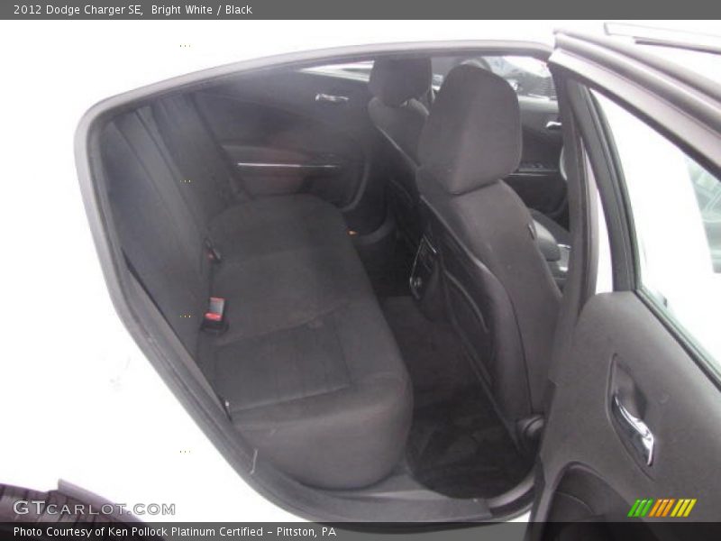 Bright White / Black 2012 Dodge Charger SE