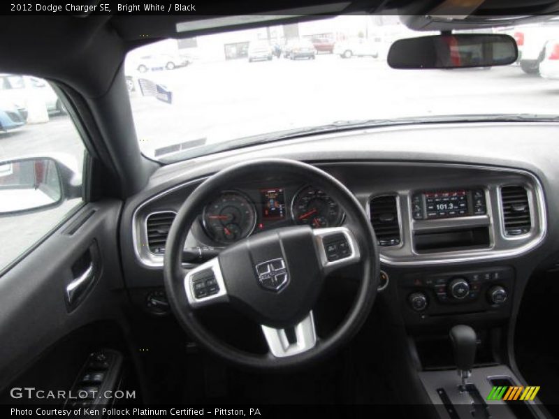 Bright White / Black 2012 Dodge Charger SE