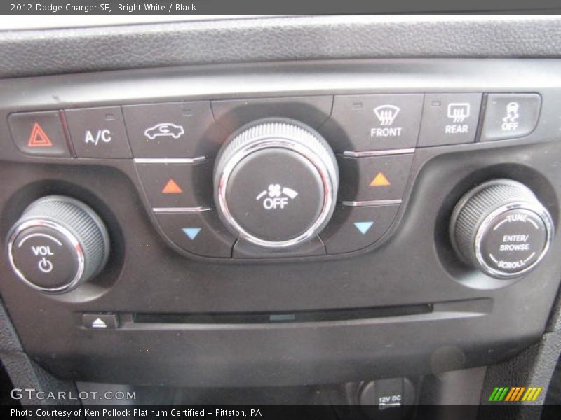 Bright White / Black 2012 Dodge Charger SE