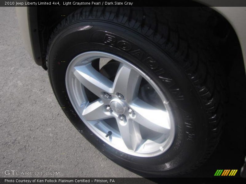 Light Graystone Pearl / Dark Slate Gray 2010 Jeep Liberty Limited 4x4