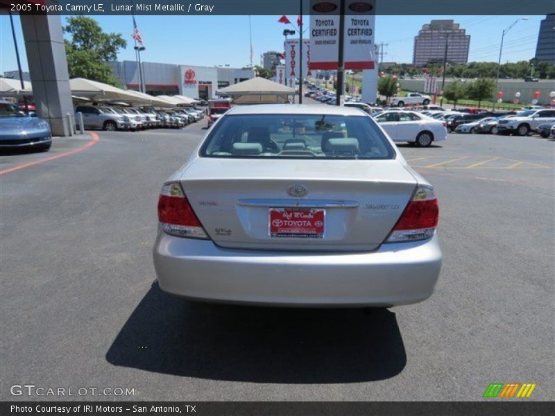Lunar Mist Metallic / Gray 2005 Toyota Camry LE