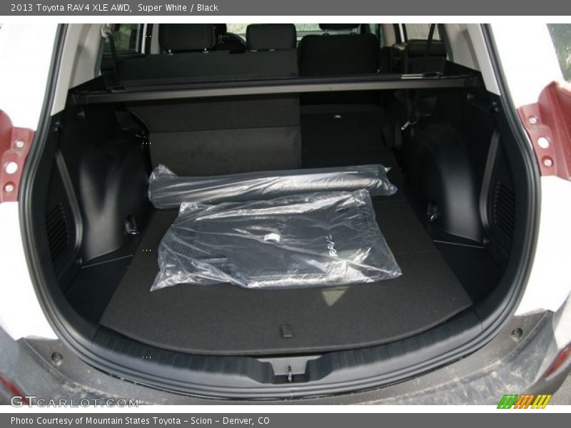 Super White / Black 2013 Toyota RAV4 XLE AWD