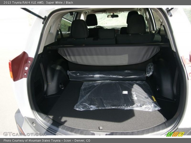 Super White / Black 2013 Toyota RAV4 XLE AWD